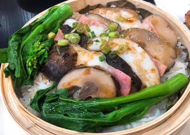 籠仔飯，水煮牛肉