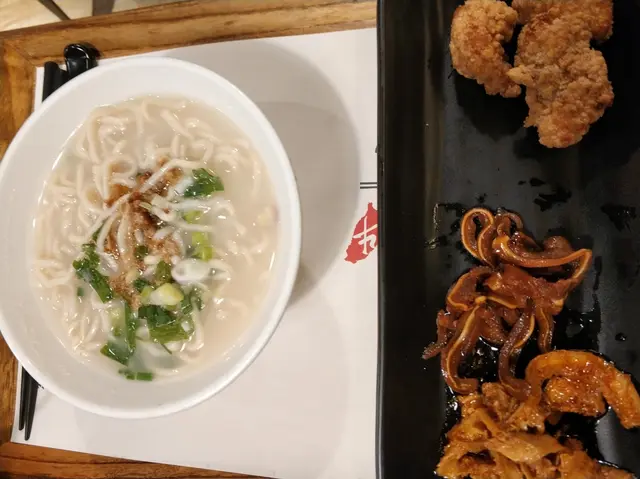 肉燥雖少,但麵質搭救,而且小食味道好好,份量亦夠,加起來絕對對得住呢個價錢。