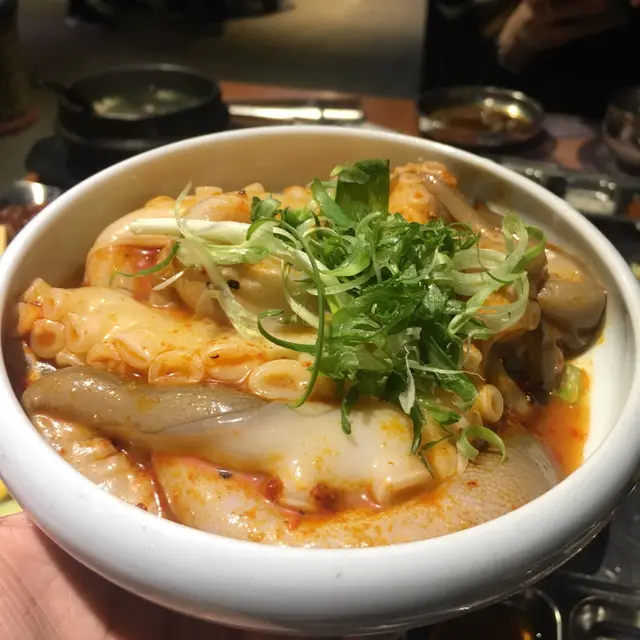 原隻大大大大八爪魚🐙