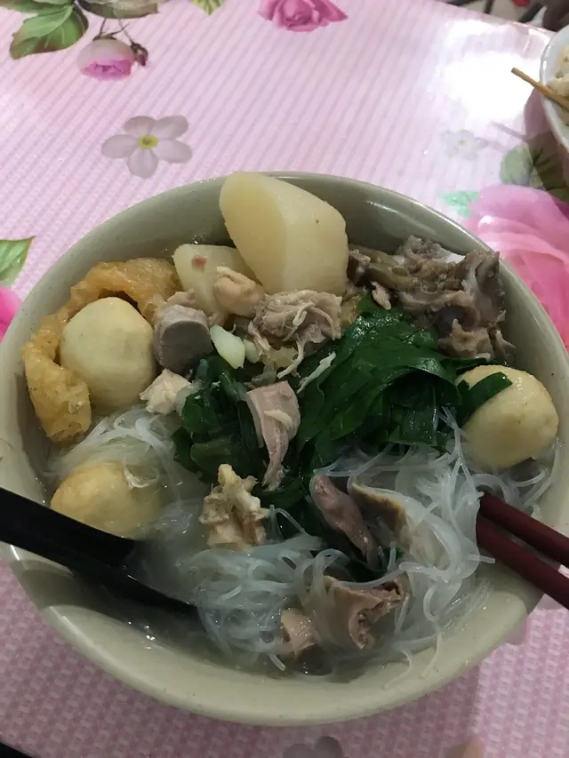 韮菜/豬皮蘿蔔/魚蛋新竹米粉