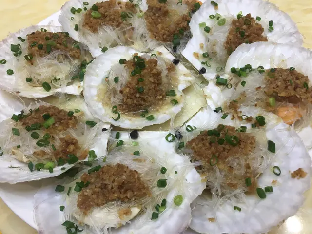 金銀蒜粉絲蒸元貝