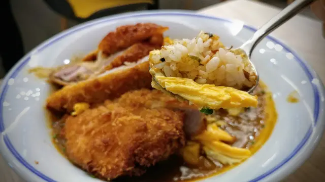 咖哩吉列豬扒半熟玉子蓋飯