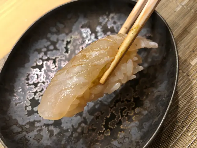 昆布漬左口魚壽司