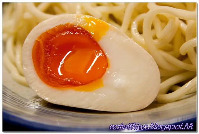 人地仔細老婆嫩,佢地蛋細唔夠嫩