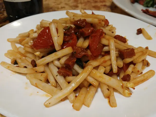 西班牙辣肉腸炒花生苗