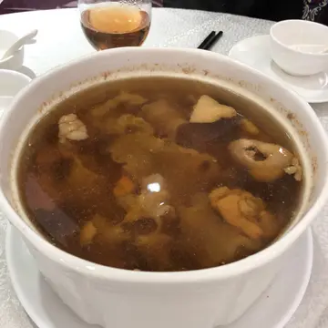 姬松茸花膠燉響螺湯