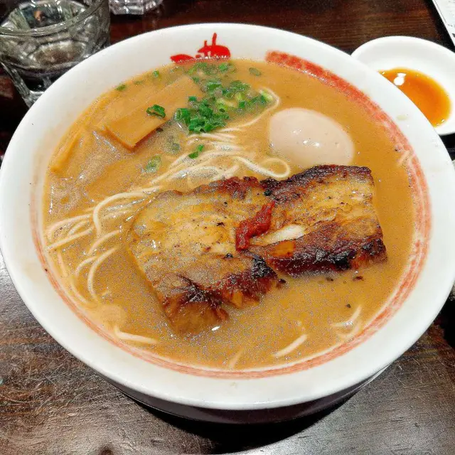 炙燒豚肉味玉拉麵