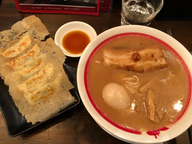 炙燒豚肉味玉拉麵