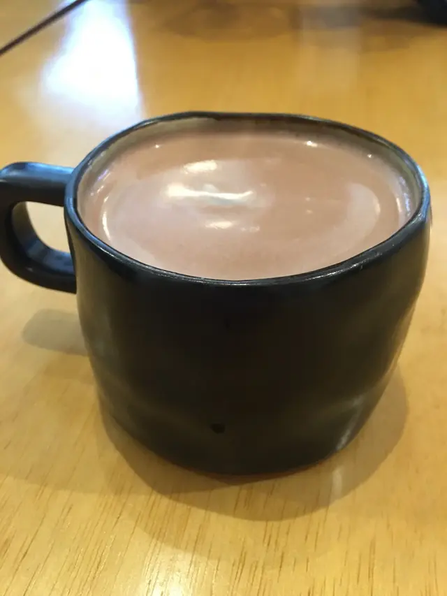 飲品出色!佢嘅朱古力係我飲過用粉沖之中最濃味,唔太甜,中意黑朱古力/偏苦/少甜嘅朋友記得要試