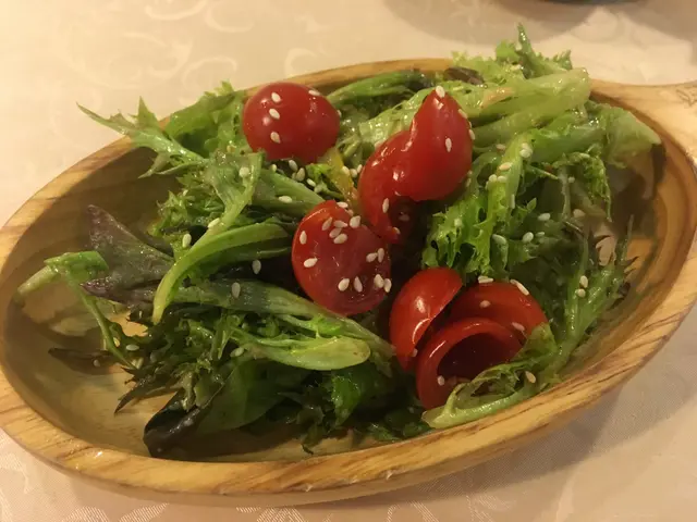 有機沙律菜伴芝麻醬
