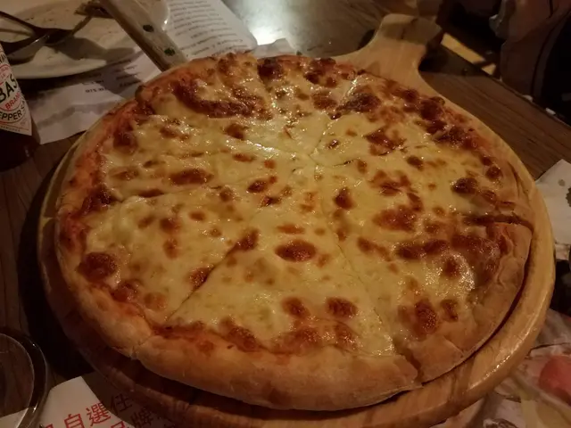 補償返朋友想食芝士嘅願望，2 個人真係食唔晒。