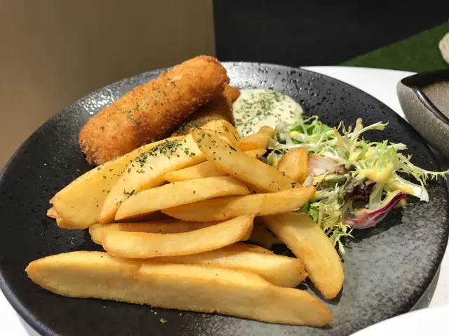 炸魚薯條配他他醬