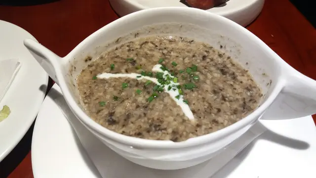 黑松露既霸氣又再一次比展示出泥啦～但略遜觀塘個間小許係個湯底飲落唔夠濃厚