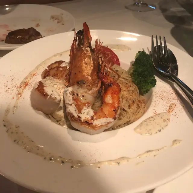 Tiger Prwan n Scallop Pasta