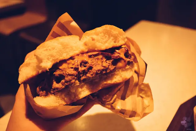 Pulled Chicken With Angus Burger手撕雞x安格斯