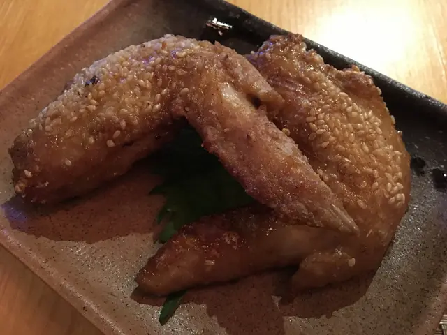 「燒鷄翼~~ 我鍾意食~~ 」皮脆有肉汁。