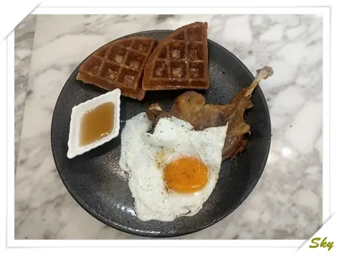 法式油浸鴨腿配窩夫