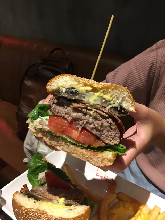 蜜糖芥末大烤菇煙肉牛肉漢堡