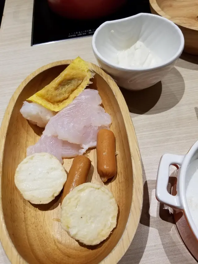 魚塊,芝士腸、蛋角和日式魚蛋