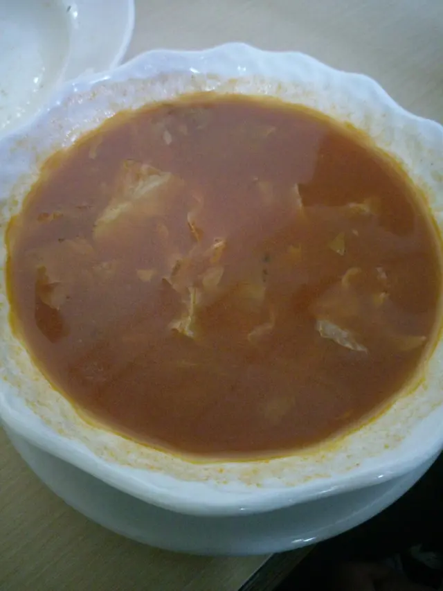 可能因為快關門的關係，所以底湯味道較濃