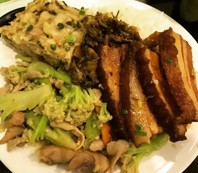 餸多到見不到飯吖