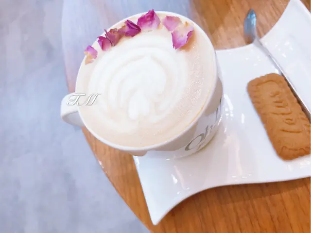Rose latte