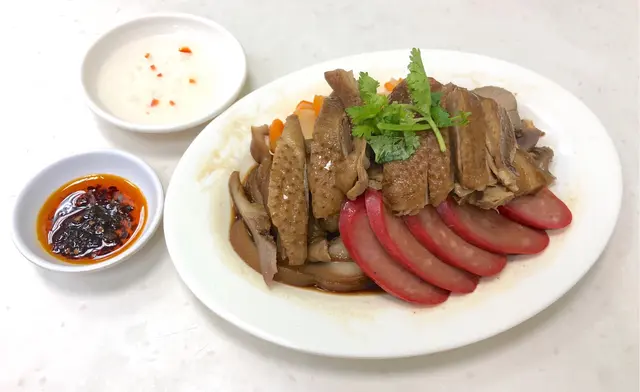 鹵水拼盤夠鮮明,有少見的珍肝