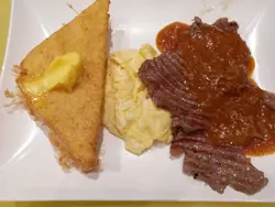 坑燒牛扒配牛乳炒蛋,法蘭西多士