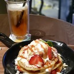 雖然 starbucks 唔係出名整 pancake, 但算整得好鬆軟，亦食到香甜味中有蛋味，唔錯喔～