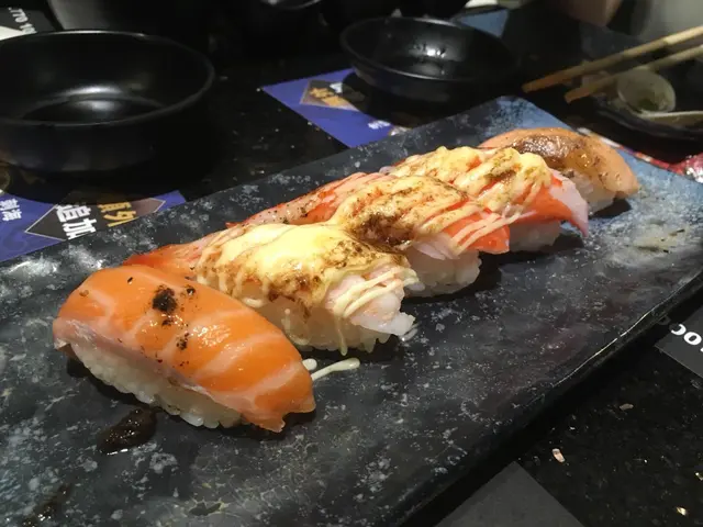 炙熱三文魚壽司