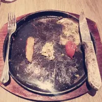 sister.food.court