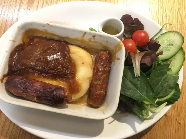 洋蔥汁英式豬肉香腸伴薯蓉(午餐)