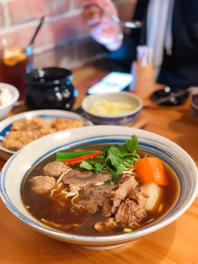 三盛紅燒牛肉麵