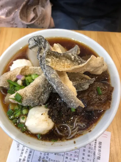 豬皮,蘿葡,墨魚丸,炸魚皮,米粉
