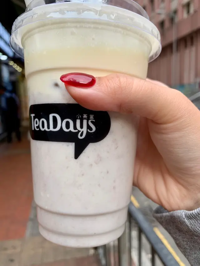 芝士奶蓋香芋鮮奶 