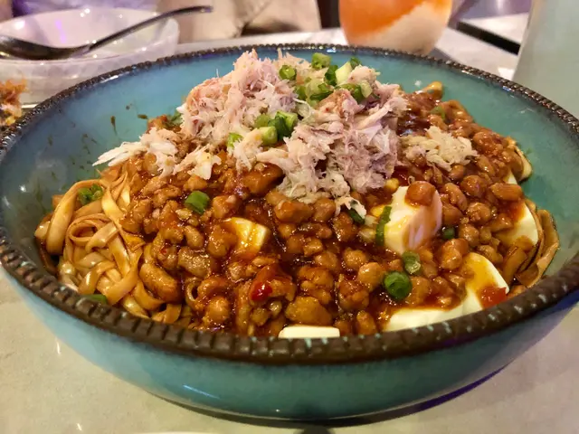 鮮蟹肉麻婆豆腐撈麵
