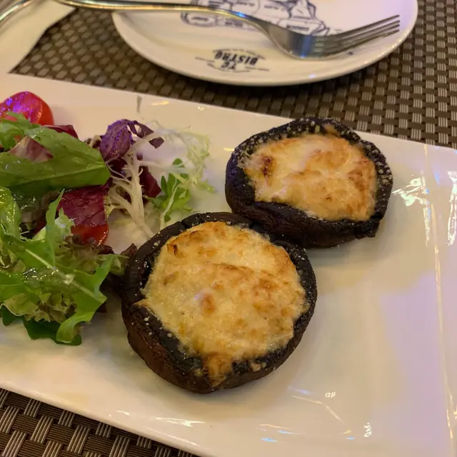 焗大啡菇配蟹肉忌廉