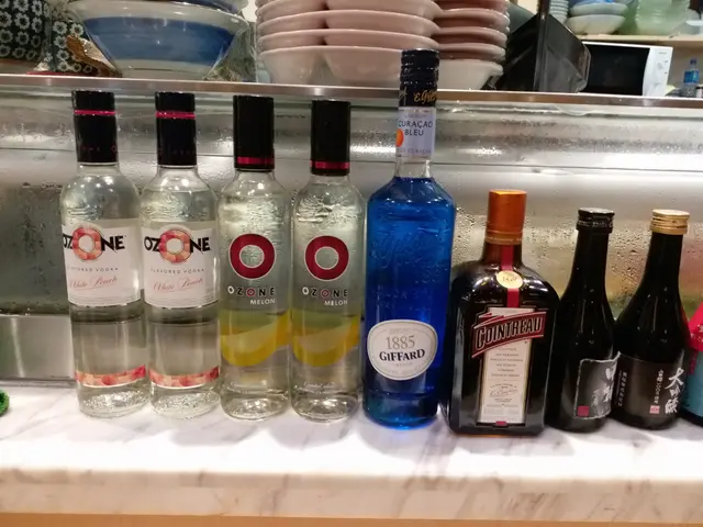 壽司檯前仲有 白桃味 及 蜜瓜味 伏特加 (Vodka),  Summer Cocktail Drinks 正呀!