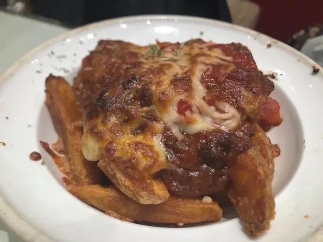 芝士蕃茄肉醬薯角