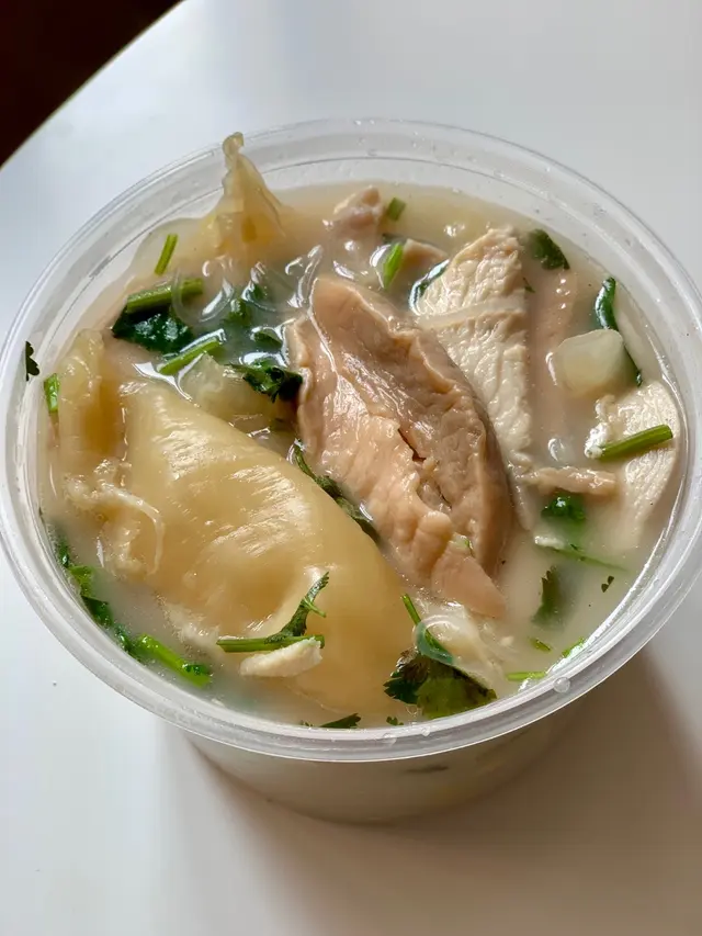 注意:花膠有兩個size,湯飯係細隻嘅,粉絲係大隻嘅,價錢亦不一樣