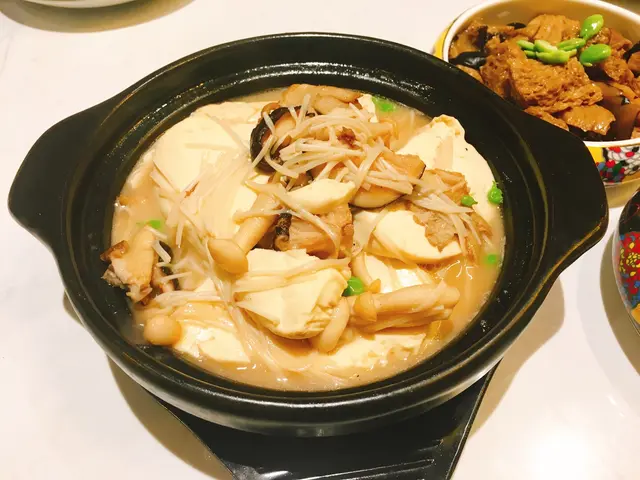 高湯鮮菌豆腐煲
