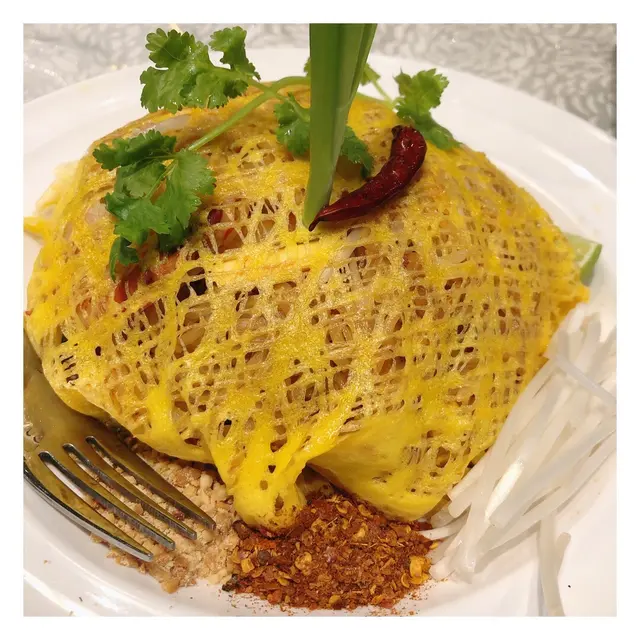 干炒泰式蛋包金邊粉