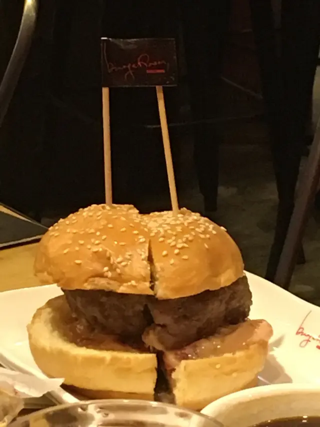 好厚身又多汁牛漢堡