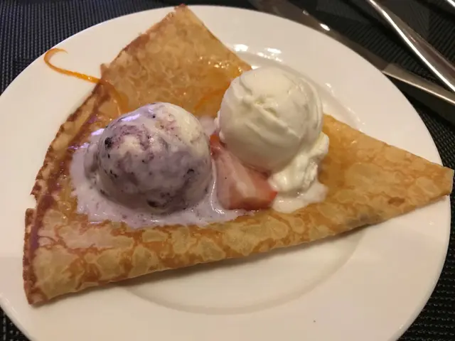 班戟、乳酪雪糕、藍莓雪糕