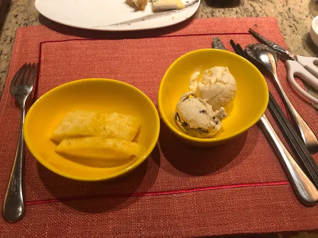 冇碟，要用雪糕碗裝