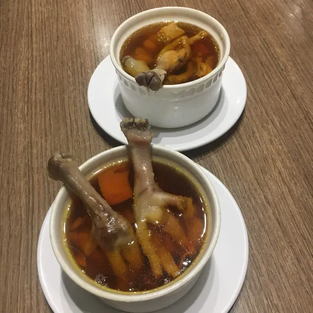 蟲草花雞腳瘦肉湯