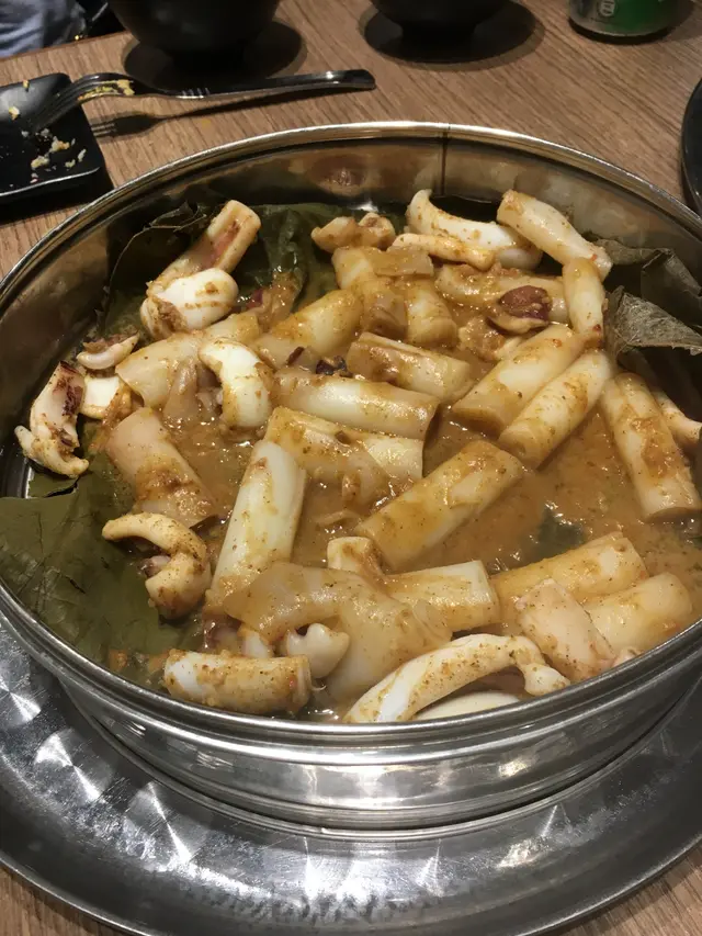 沙嗲蒸魷魚腸粉