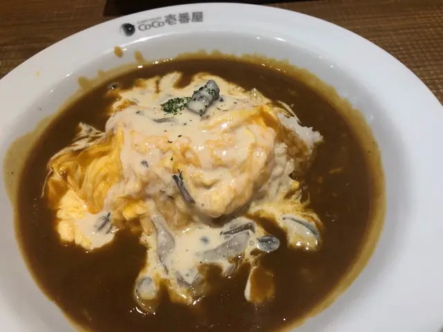 鮮菇忌廉奄列咖哩飯