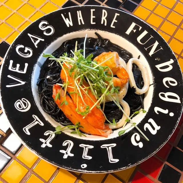 黑漆漆墨汁墨魚意粉