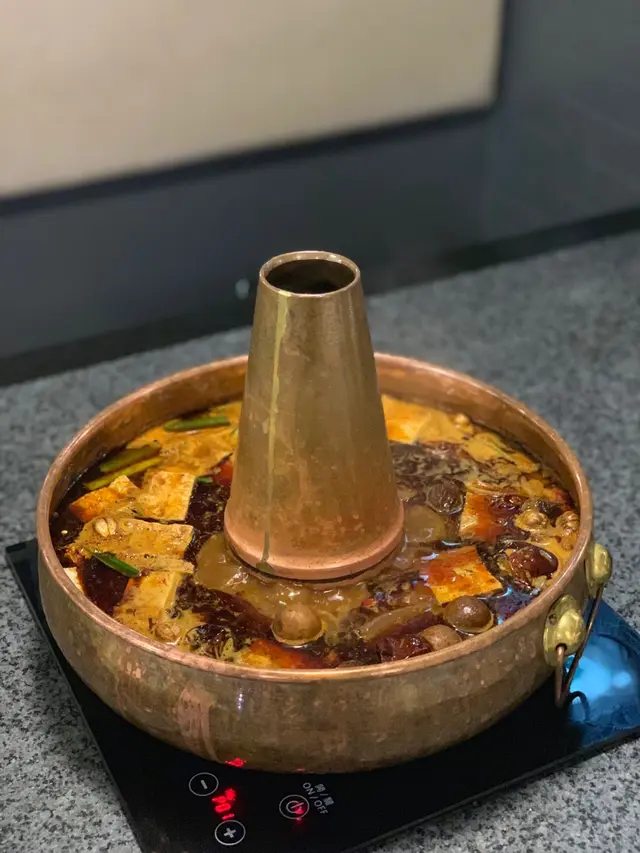 老鍋秘制麻辣鍋